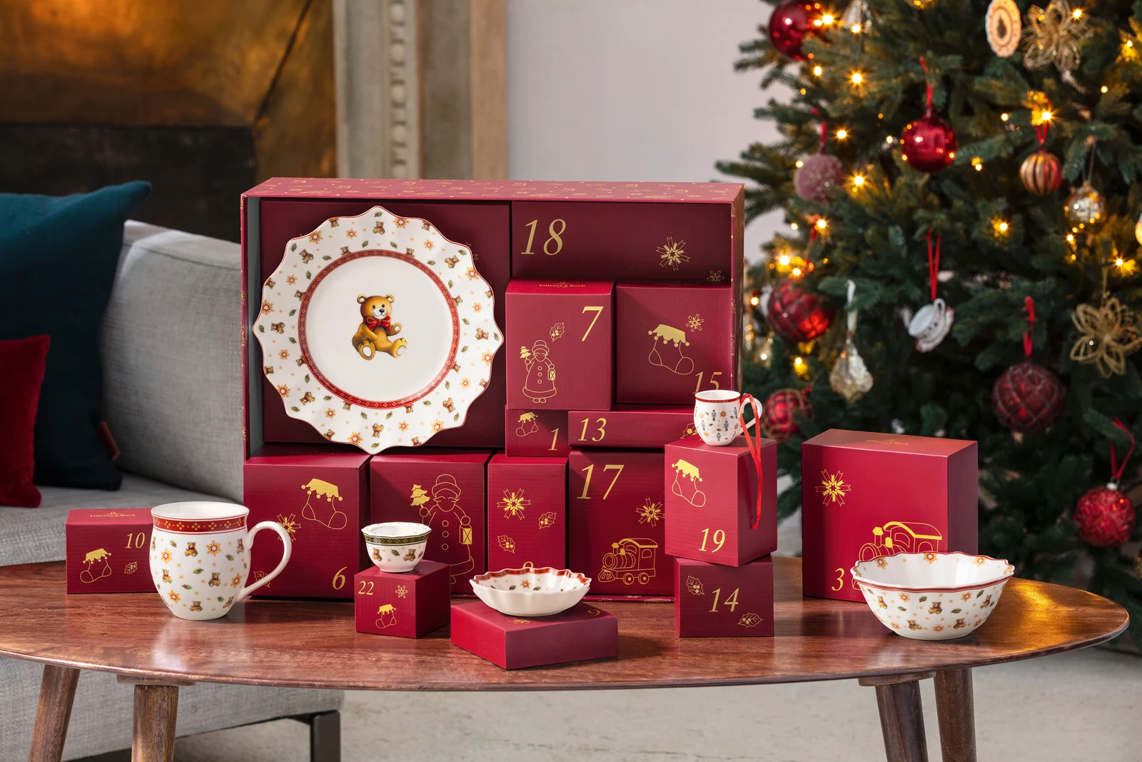 Адвент-календарь Villeroy & Boch: красные подарочные коробки и фарфор