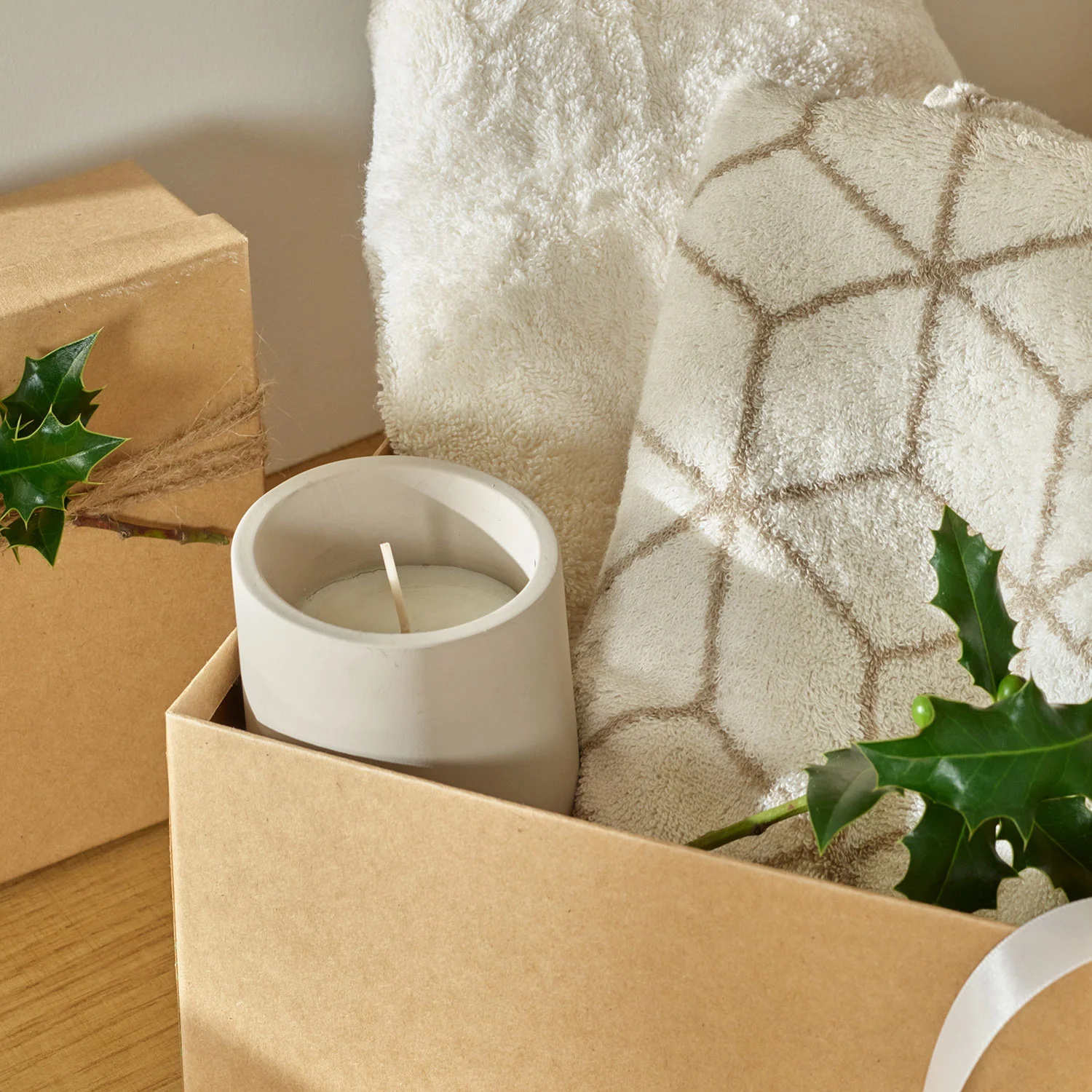 NewMoon Home Energy Подсвечник с ароматической свечой 9 см