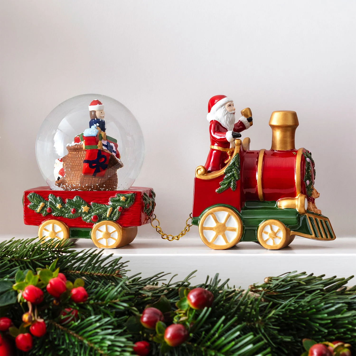 Christmas Toys Снежный шар "Поезд" 22 см