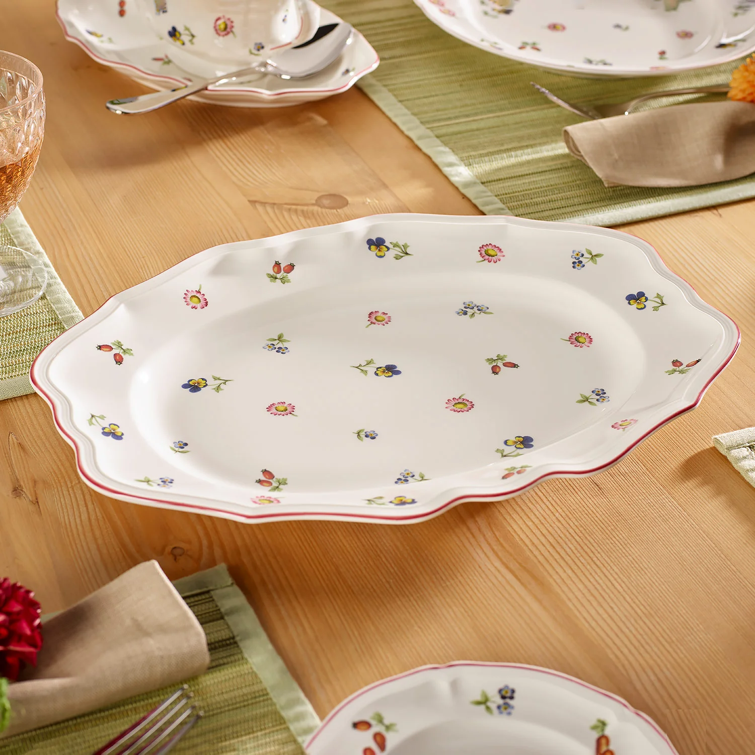 Petite Fleur Овальное блюдо 37 см