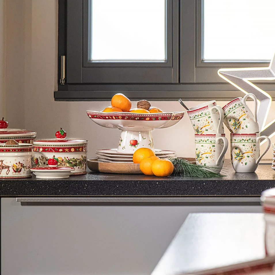 Winter Bakery Delight Блюдо на ножке в форме звезды 27 см