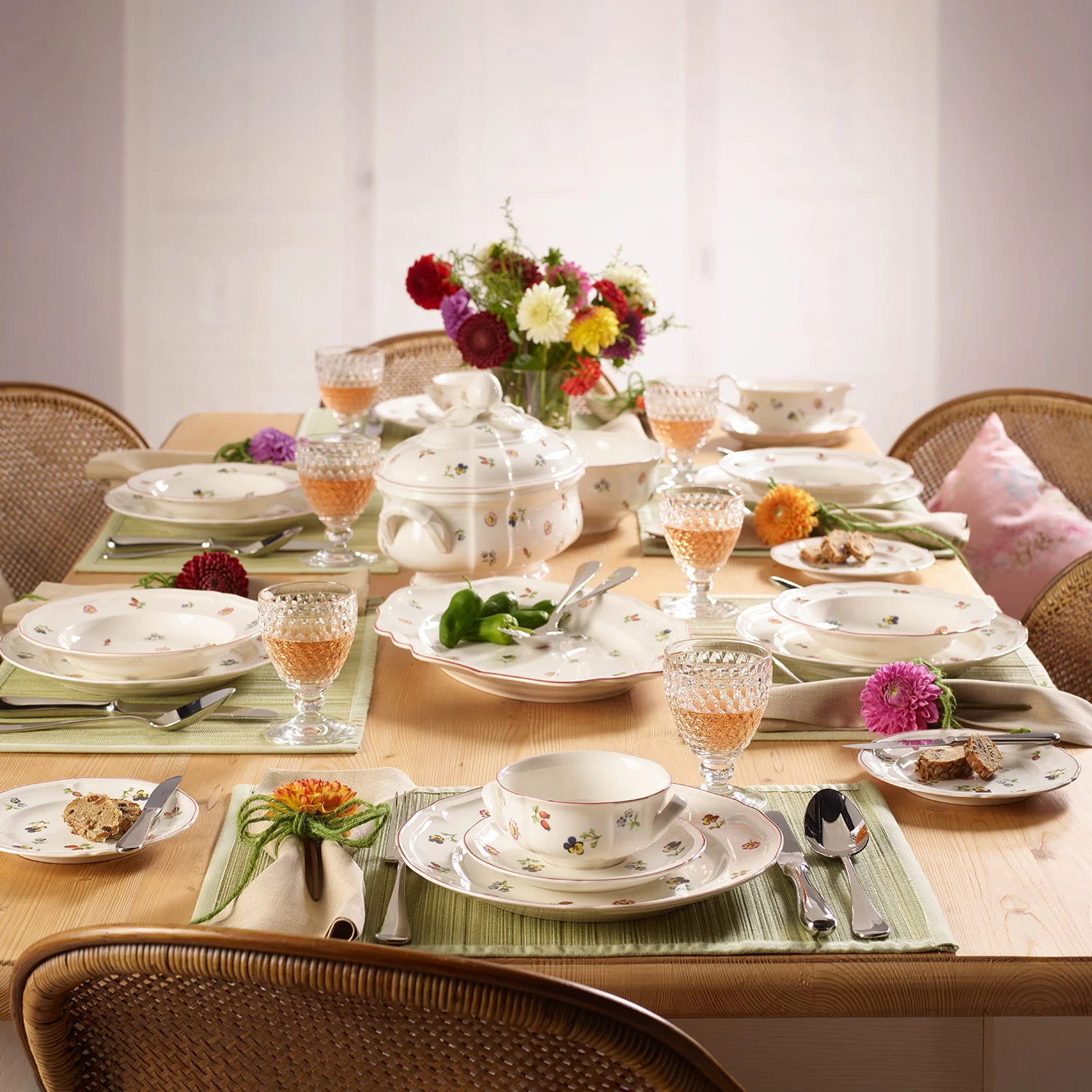 Petite Fleur Блюдце к чашке для завтрака 17 см