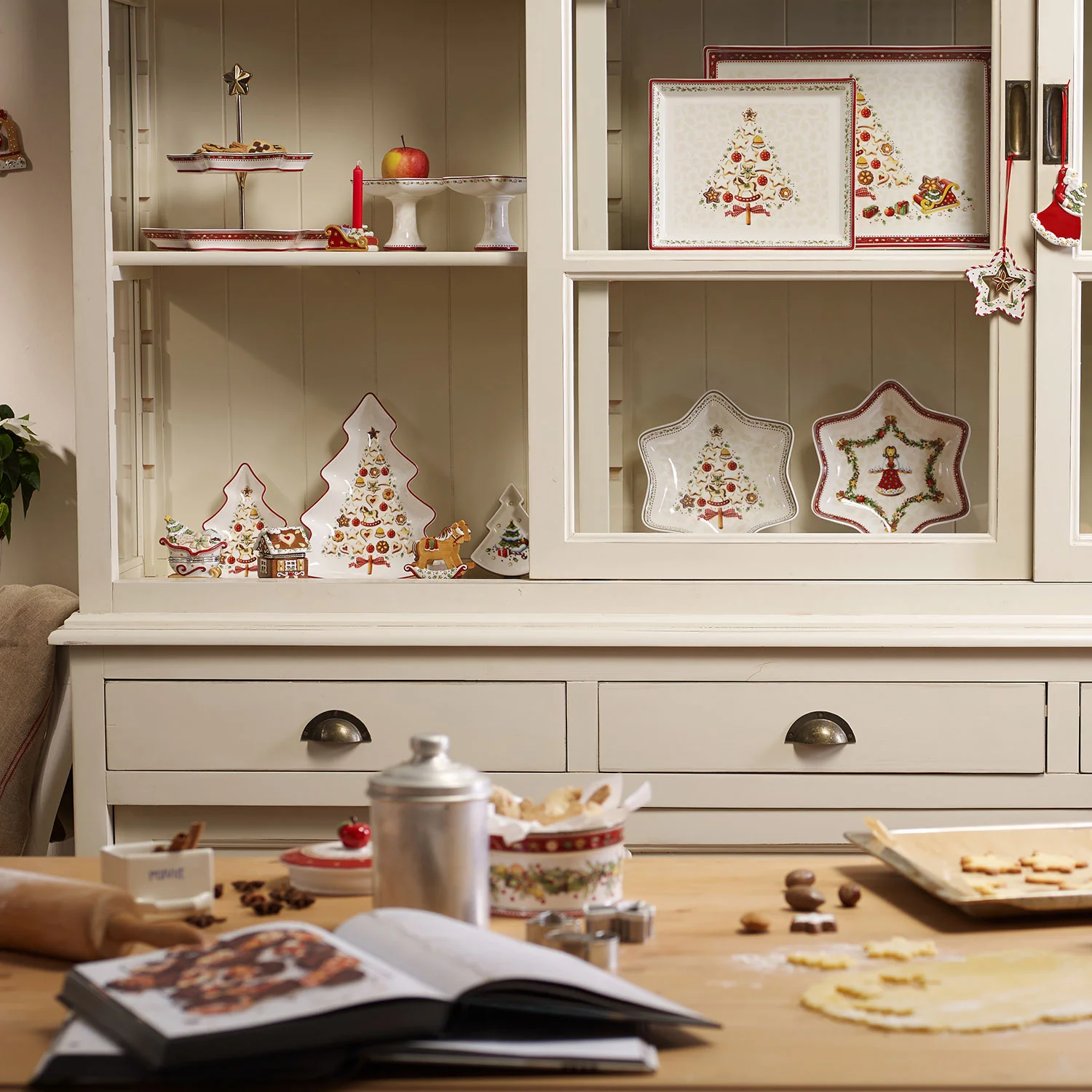 Winter Bakery Delight Блюдо для торта прямоугольное 27 см