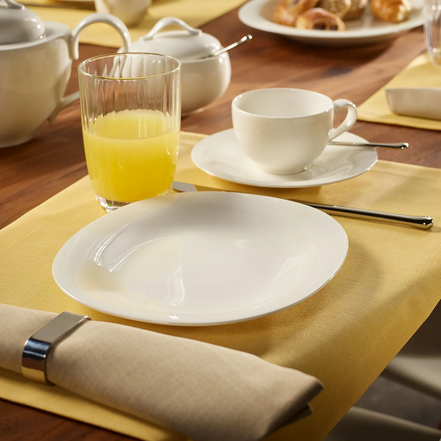 New Cottage Basic Овальная салатная тарелка 23 см